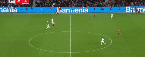 1679260473784089600.gif 拜仁98.gif